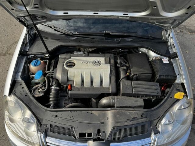 Фольксваген Гольф 2007 в Днепре (Днепропетровске) на Automoto.ua Серый Фольксваген Гольф, объемом двигателя 1.9 л и пробегом 330 тыс. км за 7700 $, фото 4 на Automoto.ua