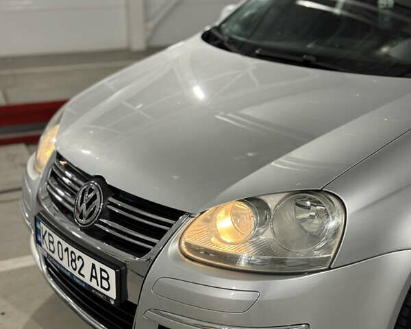 Серый Фольксваген Гольф, объемом двигателя 1.6 л и пробегом 242 тыс. км за 4900 $, фото 15 на Automoto.ua