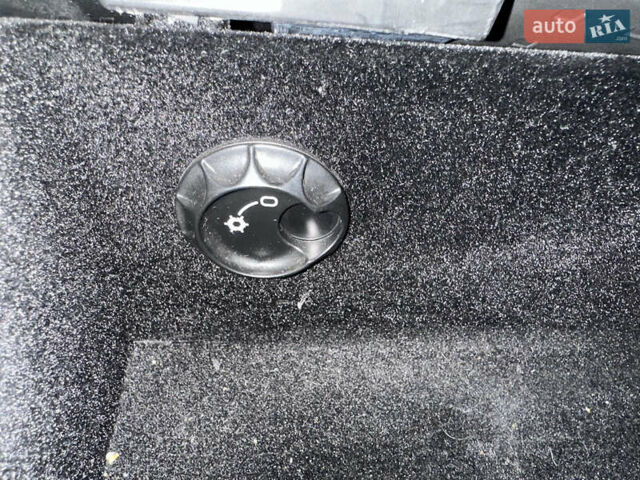 Сірий Фольксваген Гольф, об'ємом двигуна 1.39 л та пробігом 254 тис. км за 5200 $, фото 44 на Automoto.ua