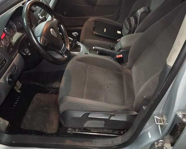 Серый Фольксваген Гольф, объемом двигателя 1.39 л и пробегом 257 тыс. км за 5500 $, фото 8 на Automoto.ua