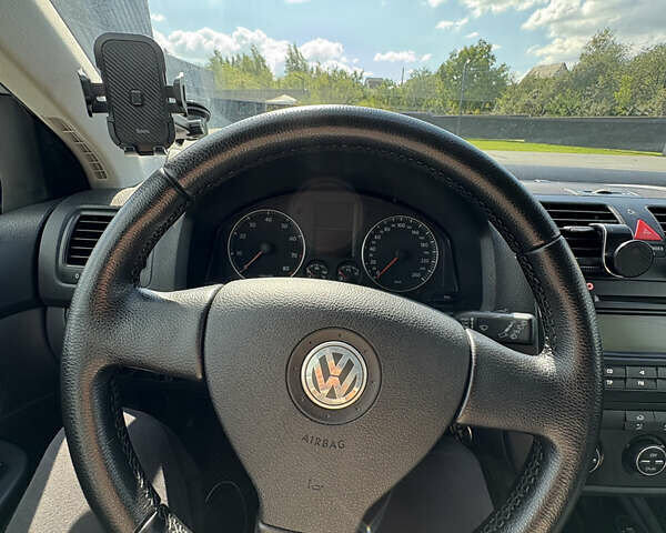 Серый Фольксваген Гольф, объемом двигателя 1.6 л и пробегом 204 тыс. км за 6600 $, фото 12 на Automoto.ua