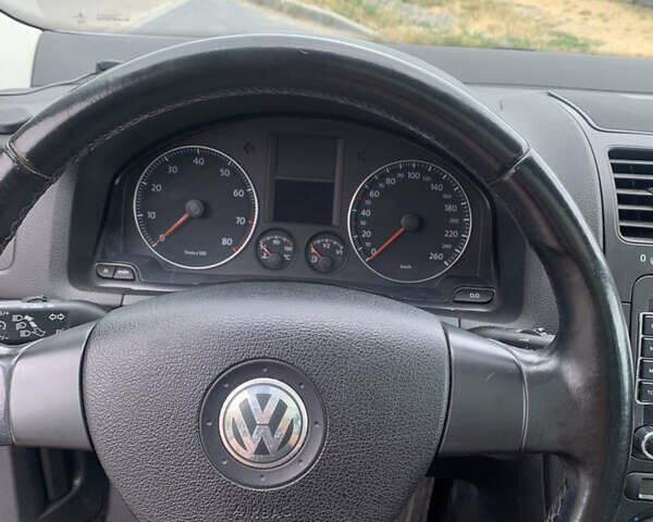 Серый Фольксваген Гольф, объемом двигателя 1.4 л и пробегом 243 тыс. км за 4600 $, фото 5 на Automoto.ua