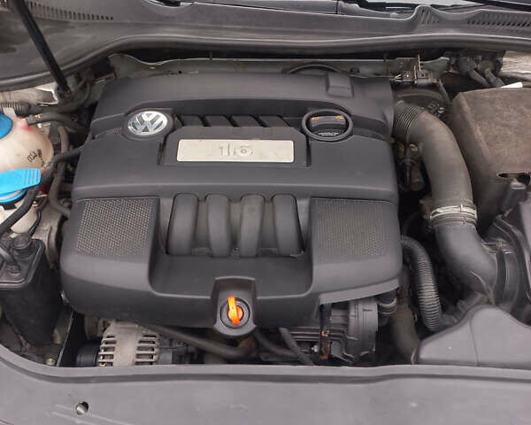 Серый Фольксваген Гольф, объемом двигателя 1.6 л и пробегом 188 тыс. км за 6300 $, фото 5 на Automoto.ua