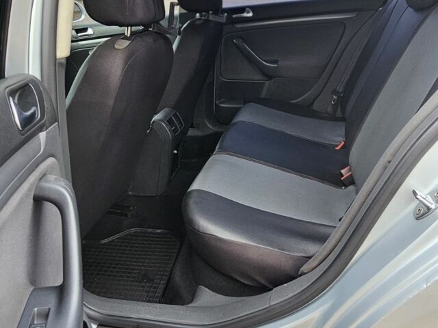 Серый Фольксваген Гольф, объемом двигателя 1.9 л и пробегом 197 тыс. км за 5393 $, фото 9 на Automoto.ua