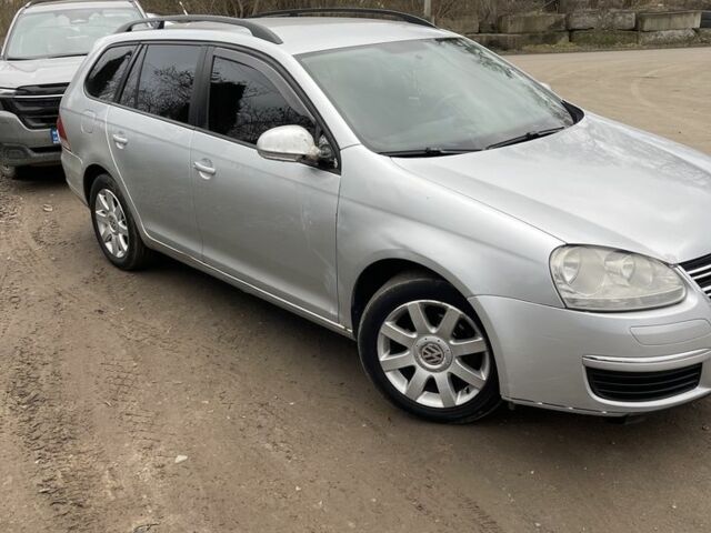 Серый Фольксваген Гольф, объемом двигателя 1.6 л и пробегом 240 тыс. км за 3950 $, фото 11 на Automoto.ua