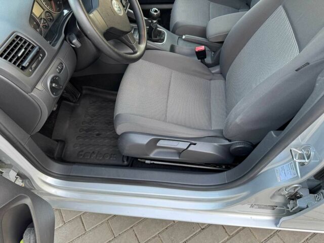 Серый Фольксваген Гольф, объемом двигателя 1.6 л и пробегом 193 тыс. км за 6450 $, фото 15 на Automoto.ua