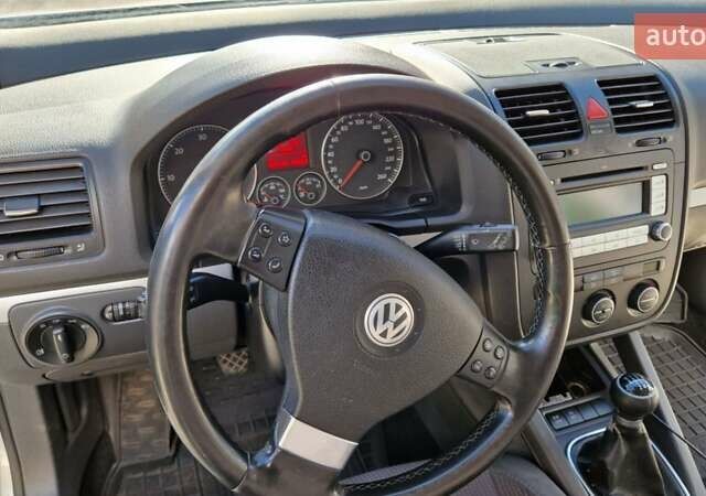 Серый Фольксваген Гольф, объемом двигателя 1.97 л и пробегом 320 тыс. км за 6700 $, фото 11 на Automoto.ua