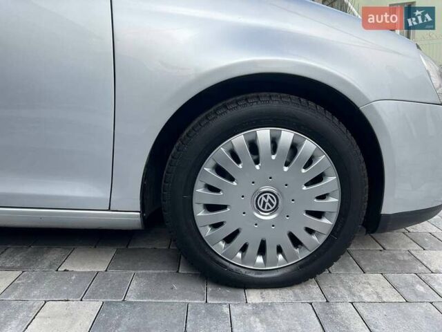 Серый Фольксваген Гольф, объемом двигателя 1.6 л и пробегом 198 тыс. км за 6899 $, фото 29 на Automoto.ua