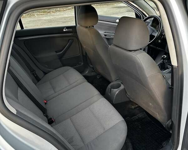 Сірий Фольксваген Гольф, об'ємом двигуна 1.6 л та пробігом 221 тис. км за 5500 $, фото 14 на Automoto.ua