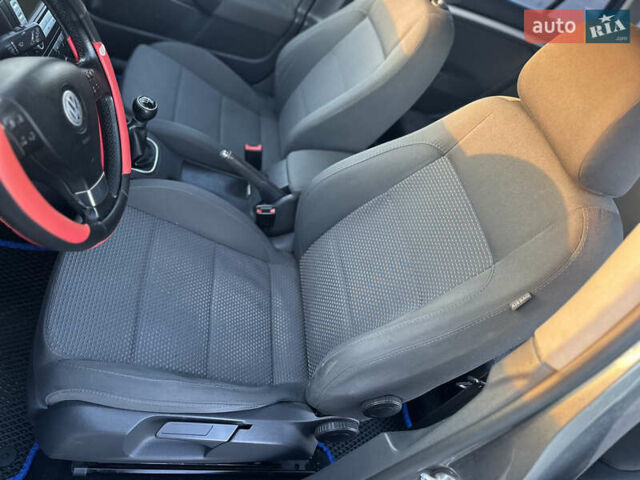 Сірий Фольксваген Гольф, об'ємом двигуна 1.39 л та пробігом 254 тис. км за 5200 $, фото 31 на Automoto.ua