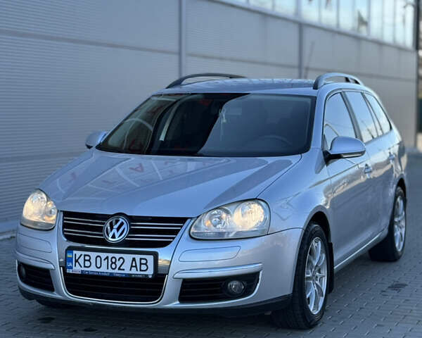 Серый Фольксваген Гольф, объемом двигателя 1.6 л и пробегом 242 тыс. км за 4900 $, фото 2 на Automoto.ua