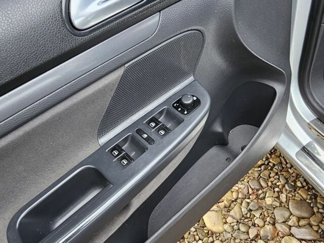 Серый Фольксваген Гольф, объемом двигателя 1.9 л и пробегом 197 тыс. км за 5393 $, фото 10 на Automoto.ua