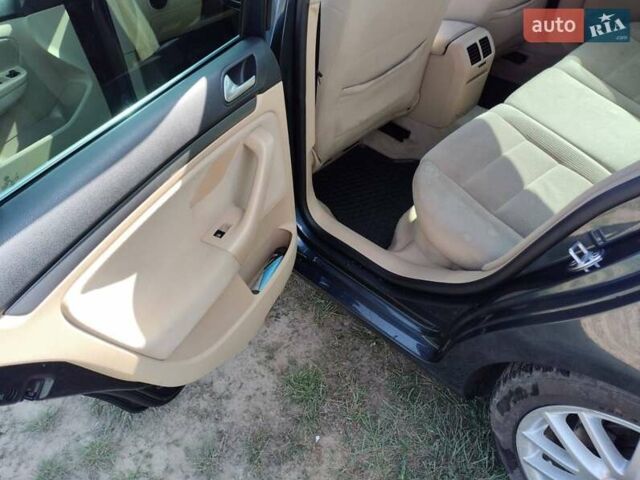 Серый Фольксваген Гольф, объемом двигателя 1.4 л и пробегом 213 тыс. км за 5500 $, фото 6 на Automoto.ua