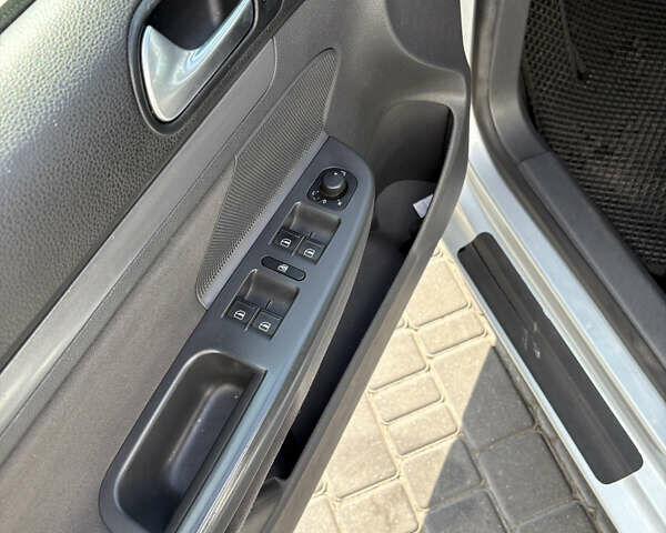 Серый Фольксваген Гольф, объемом двигателя 1.6 л и пробегом 204 тыс. км за 6600 $, фото 15 на Automoto.ua