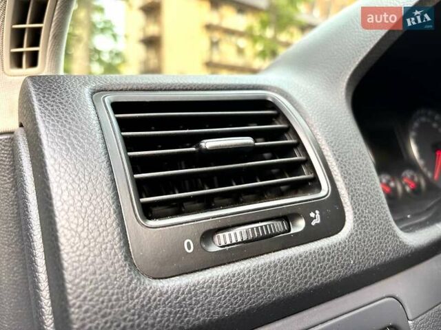 Серый Фольксваген Гольф, объемом двигателя 1.6 л и пробегом 299 тыс. км за 4750 $, фото 53 на Automoto.ua
