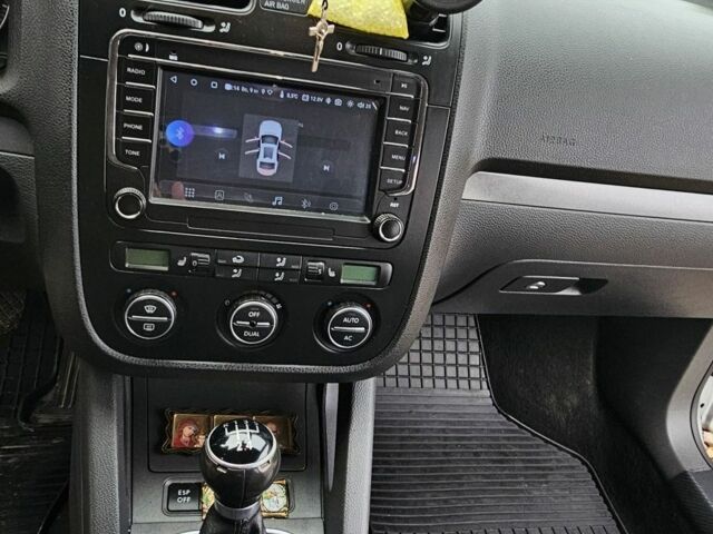 Серый Фольксваген Гольф, объемом двигателя 1.9 л и пробегом 197 тыс. км за 5393 $, фото 8 на Automoto.ua