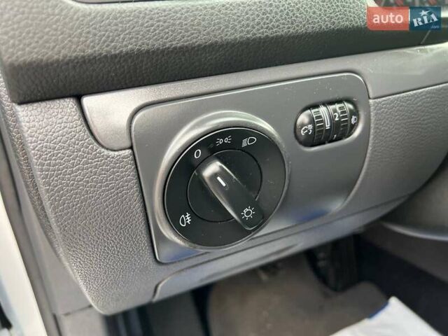 Серый Фольксваген Гольф, объемом двигателя 1.6 л и пробегом 198 тыс. км за 6899 $, фото 48 на Automoto.ua