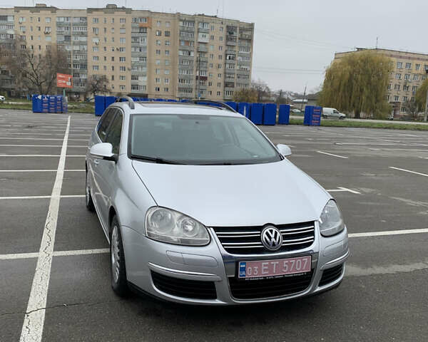 Серый Фольксваген Гольф, объемом двигателя 1.4 л и пробегом 243 тыс. км за 4600 $, фото 2 на Automoto.ua