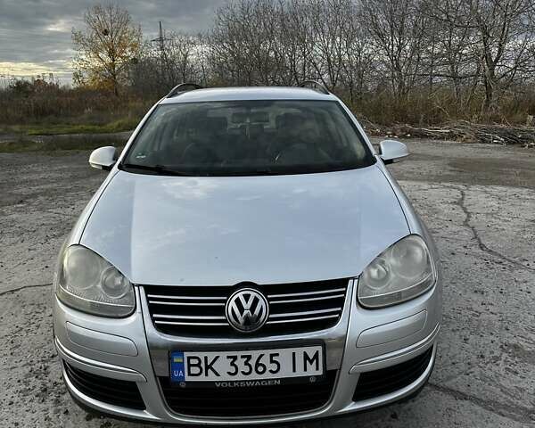 Сірий Фольксваген Гольф, об'ємом двигуна 1.6 л та пробігом 221 тис. км за 5500 $, фото 1 на Automoto.ua