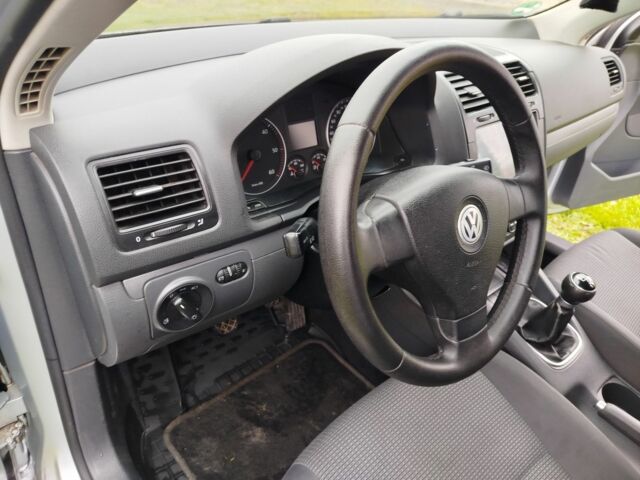 Серый Фольксваген Гольф, объемом двигателя 1.9 л и пробегом 365 тыс. км за 5750 $, фото 22 на Automoto.ua