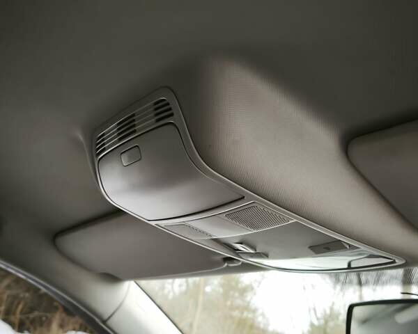 Серый Фольксваген Гольф, объемом двигателя 1.6 л и пробегом 240 тыс. км за 4900 $, фото 22 на Automoto.ua