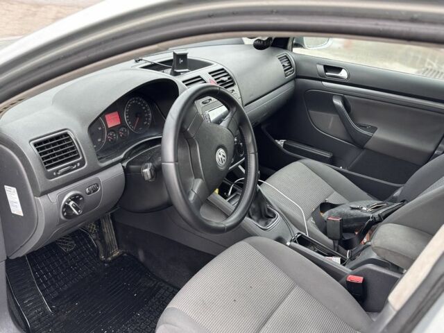 Фольксваген Гольф 2007 в Хмельницком на Automoto.ua Серый Фольксваген Гольф, объемом двигателя 1.9 л и пробегом 211 тыс. км за 6350 $, фото 5 на Automoto.ua