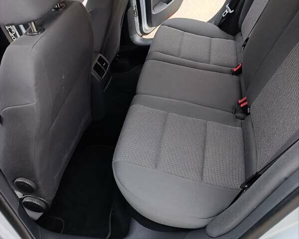 Серый Фольксваген Гольф, объемом двигателя 1.6 л и пробегом 182 тыс. км за 5899 $, фото 11 на Automoto.ua