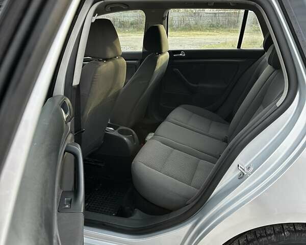 Сірий Фольксваген Гольф, об'ємом двигуна 1.6 л та пробігом 221 тис. км за 5500 $, фото 12 на Automoto.ua