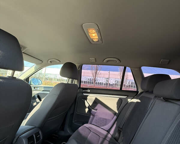 Серый Фольксваген Гольф, объемом двигателя 1.6 л и пробегом 258 тыс. км за 6800 $, фото 19 на Automoto.ua