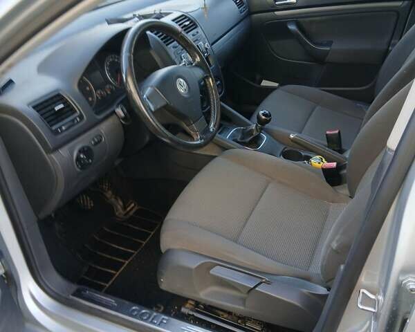 Серый Фольксваген Гольф, объемом двигателя 1.9 л и пробегом 275 тыс. км за 5500 $, фото 6 на Automoto.ua