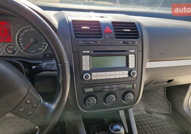 Серый Фольксваген Гольф, объемом двигателя 1.97 л и пробегом 320 тыс. км за 6700 $, фото 26 на Automoto.ua