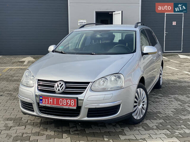 Серый Фольксваген Гольф, объемом двигателя 1.6 л и пробегом 218 тыс. км за 4999 $, фото 1 на Automoto.ua