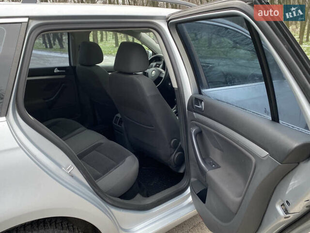 Серый Фольксваген Гольф, объемом двигателя 1.39 л и пробегом 259 тыс. км за 5300 $, фото 11 на Automoto.ua