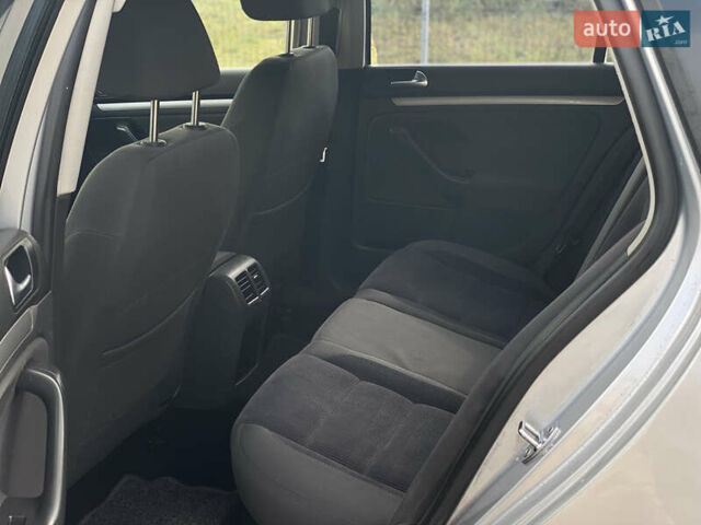 Серый Фольксваген Гольф, объемом двигателя 1.6 л и пробегом 218 тыс. км за 4999 $, фото 15 на Automoto.ua