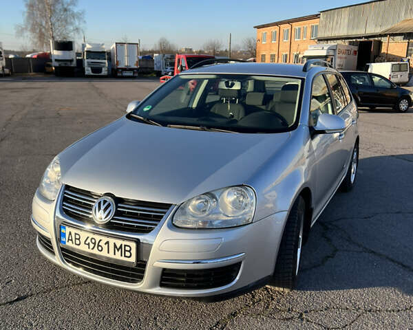 Серый Фольксваген Гольф, объемом двигателя 1.6 л и пробегом 200 тыс. км за 6300 $, фото 2 на Automoto.ua