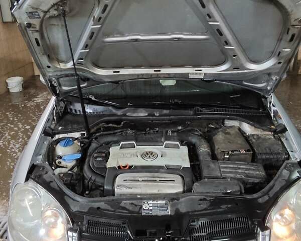 Серый Фольксваген Гольф, объемом двигателя 1.39 л и пробегом 257 тыс. км за 5500 $, фото 14 на Automoto.ua
