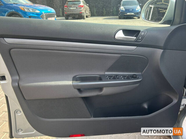 Фольксваген Гольф 2007 в Черновцах на Automoto.ua Серый Фольксваген Гольф, объемом двигателя 1.6 л и пробегом 287 тыс. км за 6000 $, фото 6 на Automoto.ua