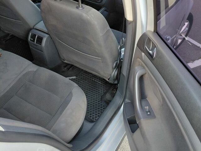 Сірий Фольксваген Гольф, об'ємом двигуна 1.4 л та пробігом 220 тис. км за 4500 $, фото 5 на Automoto.ua