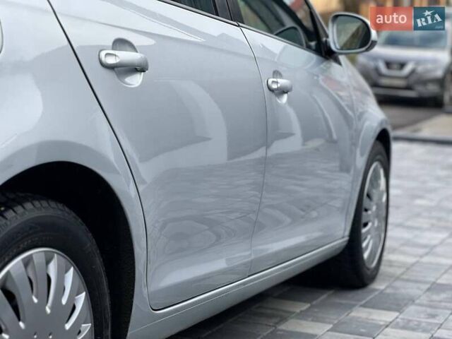 Серый Фольксваген Гольф, объемом двигателя 1.6 л и пробегом 198 тыс. км за 6899 $, фото 25 на Automoto.ua