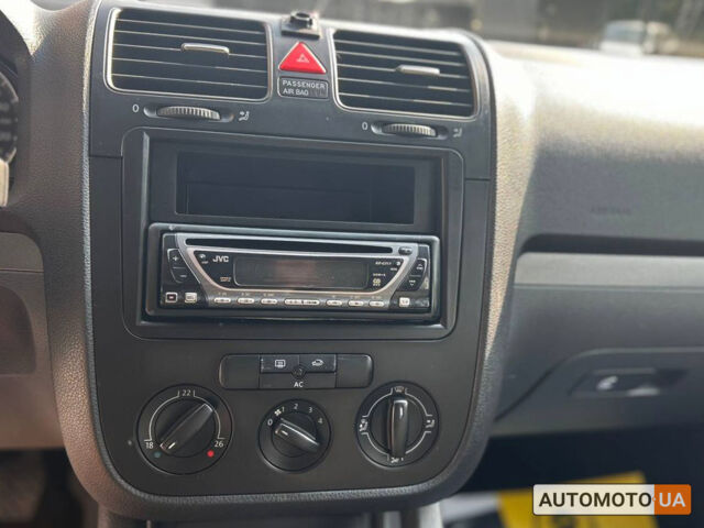 Фольксваген Гольф 2007 в Черновцах на Automoto.ua Серый Фольксваген Гольф, объемом двигателя 1.6 л и пробегом 287 тыс. км за 6000 $, фото 13 на Automoto.ua