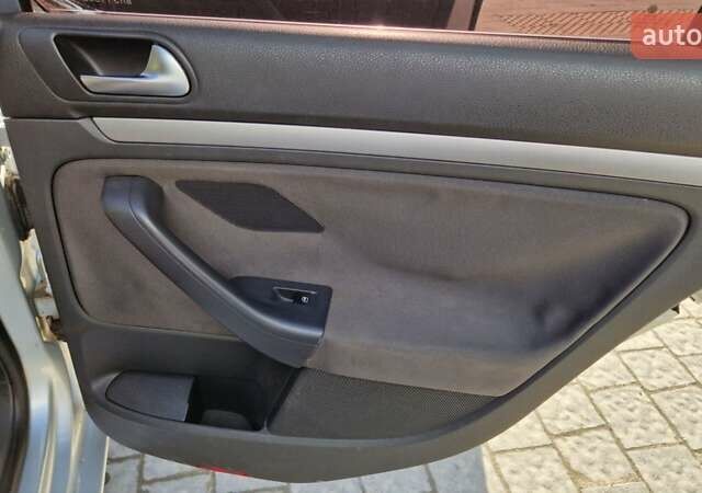 Серый Фольксваген Гольф, объемом двигателя 1.97 л и пробегом 320 тыс. км за 6700 $, фото 27 на Automoto.ua