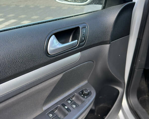 Серый Фольксваген Гольф, объемом двигателя 1.9 л и пробегом 233 тыс. км за 5099 $, фото 12 на Automoto.ua