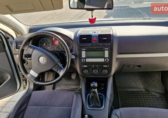 Серый Фольксваген Гольф, объемом двигателя 1.97 л и пробегом 320 тыс. км за 6700 $, фото 21 на Automoto.ua