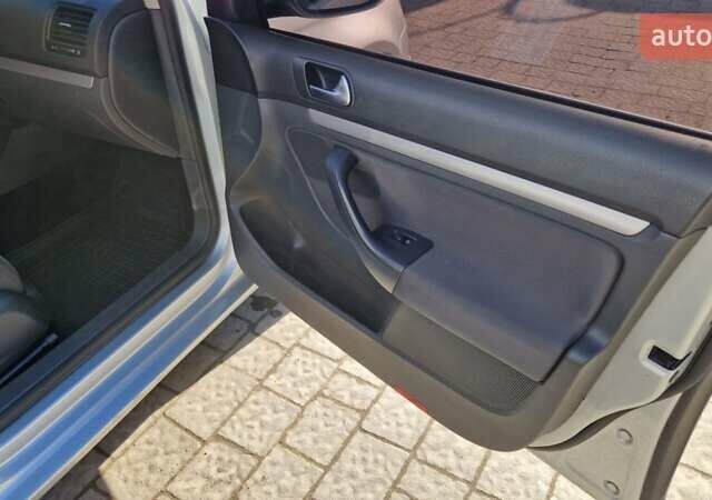 Серый Фольксваген Гольф, объемом двигателя 1.97 л и пробегом 320 тыс. км за 6700 $, фото 29 на Automoto.ua