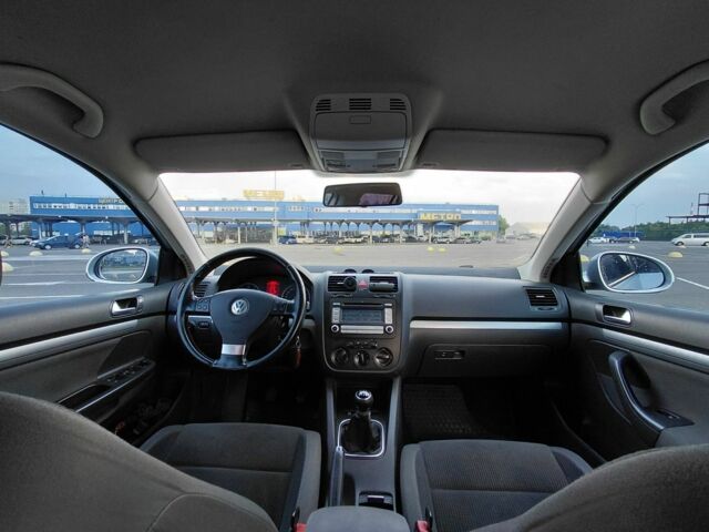 Сірий Фольксваген Гольф, об'ємом двигуна 1.4 л та пробігом 220 тис. км за 4500 $, фото 4 на Automoto.ua