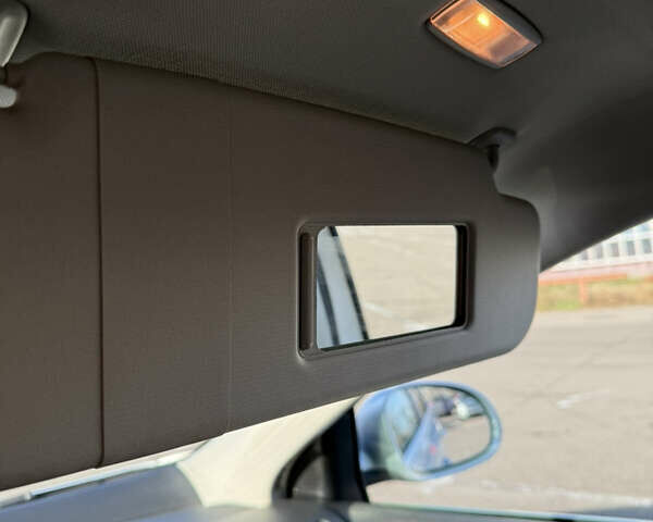 Серый Фольксваген Гольф, объемом двигателя 1.6 л и пробегом 258 тыс. км за 6800 $, фото 14 на Automoto.ua