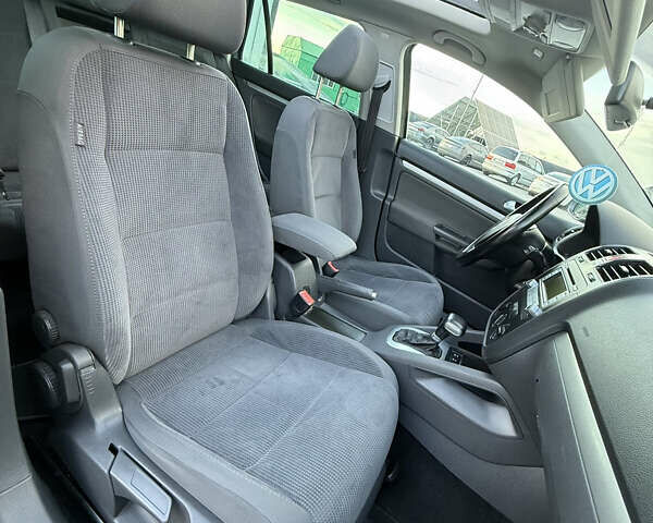 Сірий Фольксваген Гольф, об'ємом двигуна 0 л та пробігом 242 тис. км за 6700 $, фото 44 на Automoto.ua