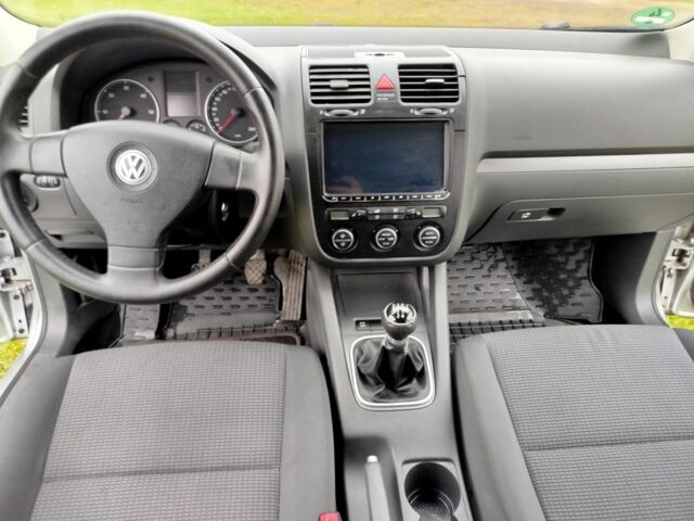 Серый Фольксваген Гольф, объемом двигателя 1.9 л и пробегом 365 тыс. км за 5750 $, фото 19 на Automoto.ua