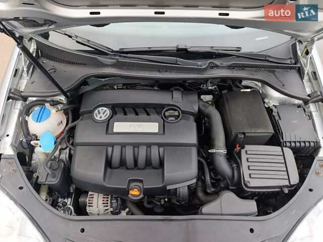 Серый Фольксваген Гольф, объемом двигателя 1.6 л и пробегом 182 тыс. км за 5899 $, фото 6 на Automoto.ua