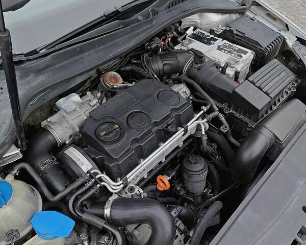 Серый Фольксваген Гольф, объемом двигателя 2 л и пробегом 350 тыс. км за 5500 $, фото 73 на Automoto.ua